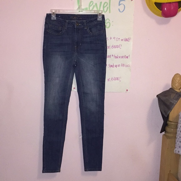 Slightly Faded Rue 21 Jeans - Picture 1 of 2